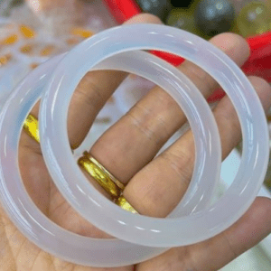 Alternative view of Vòng Mã Não